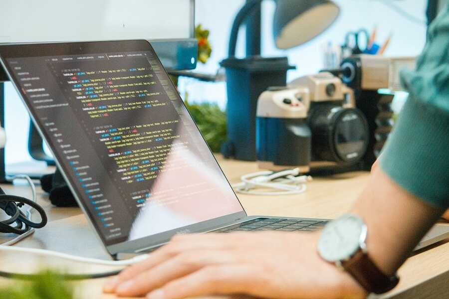 27卒の最新スケジュールと理系特有のポイント